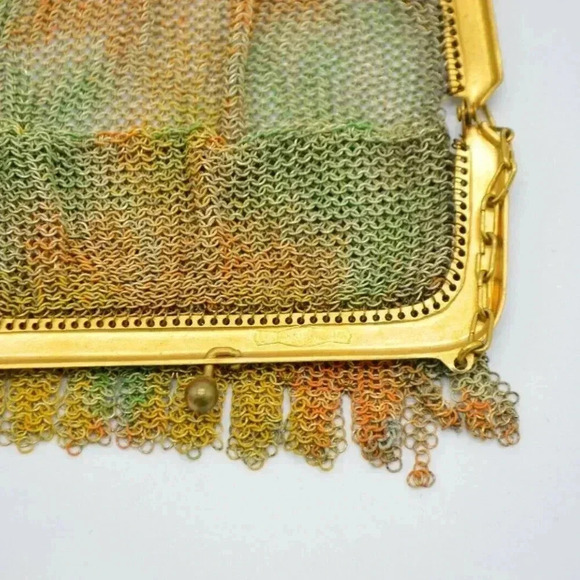 WHITING DAVIS Painted Metal Mesh Floral Coin Small - Picture 8 of 8